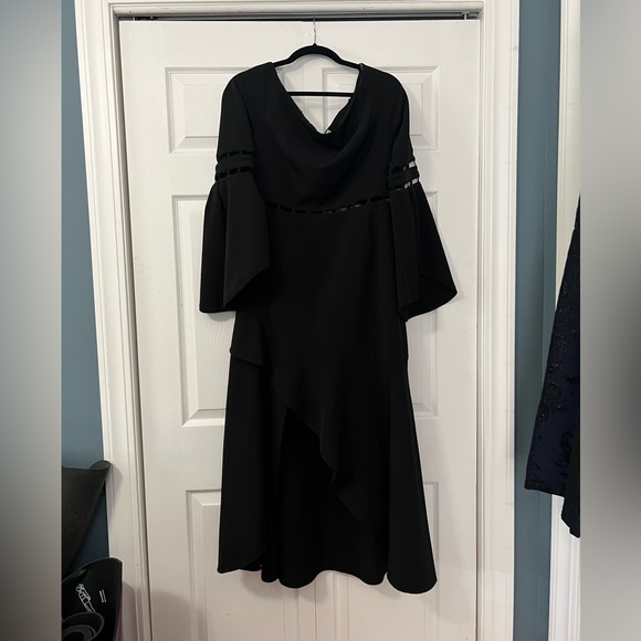 FINDERS KEEPERS Black Solar Dress - Picture 8 of 8